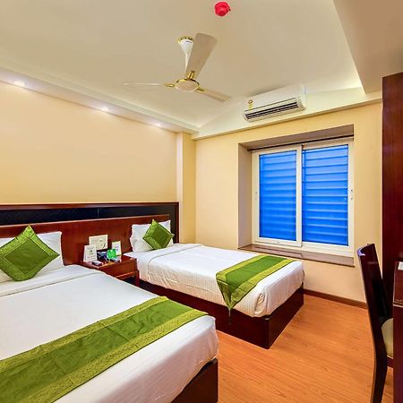 Treebo Vedanta Hotel Колката Екстериор снимка