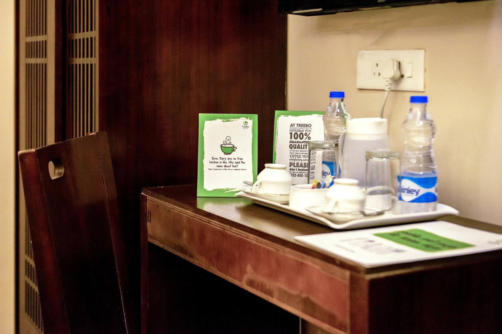 Treebo Vedanta Hotel Колката Екстериор снимка