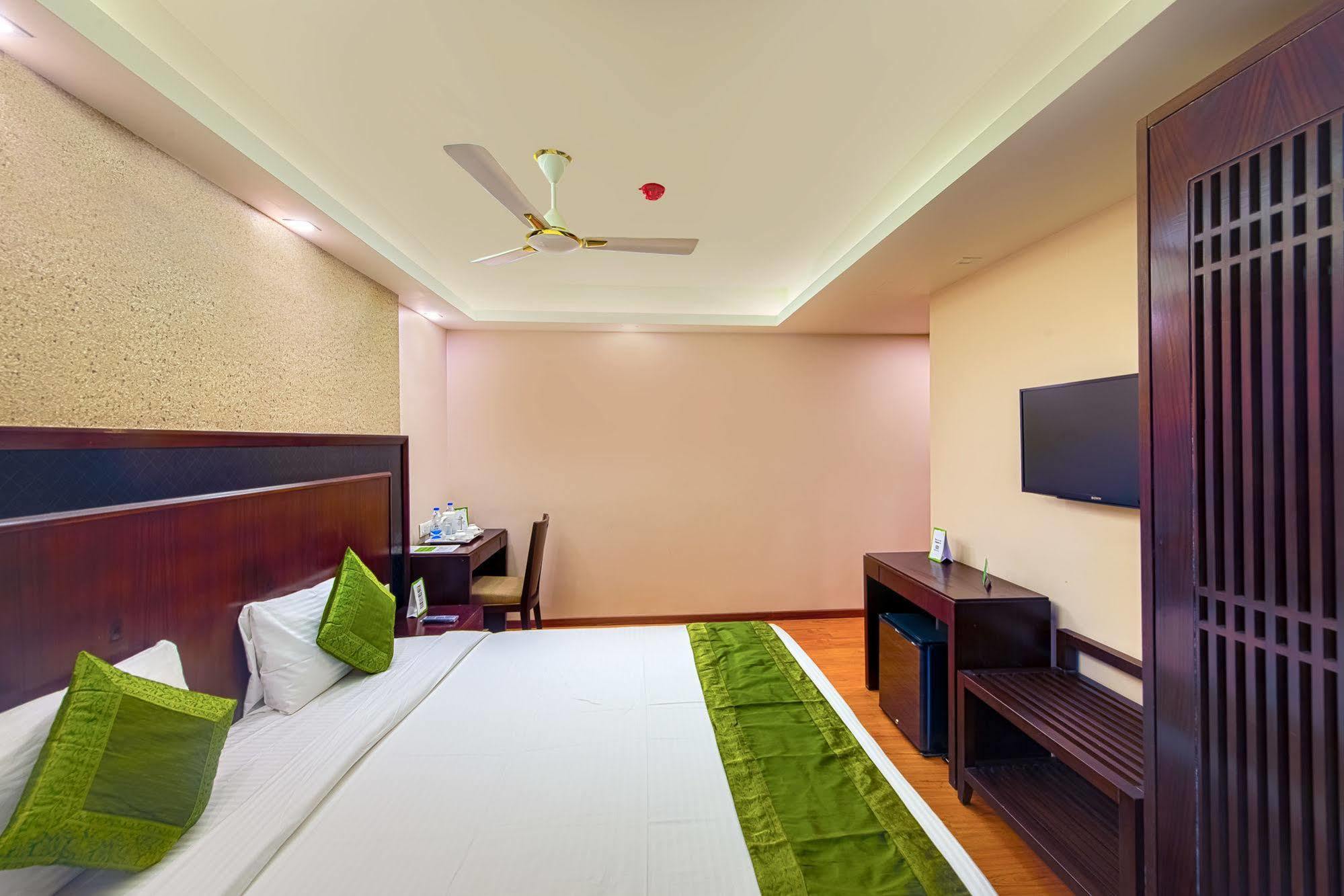 Treebo Vedanta Hotel Колката Екстериор снимка